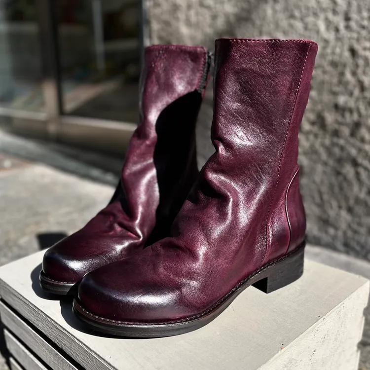 Modello Margot - color BAROLO