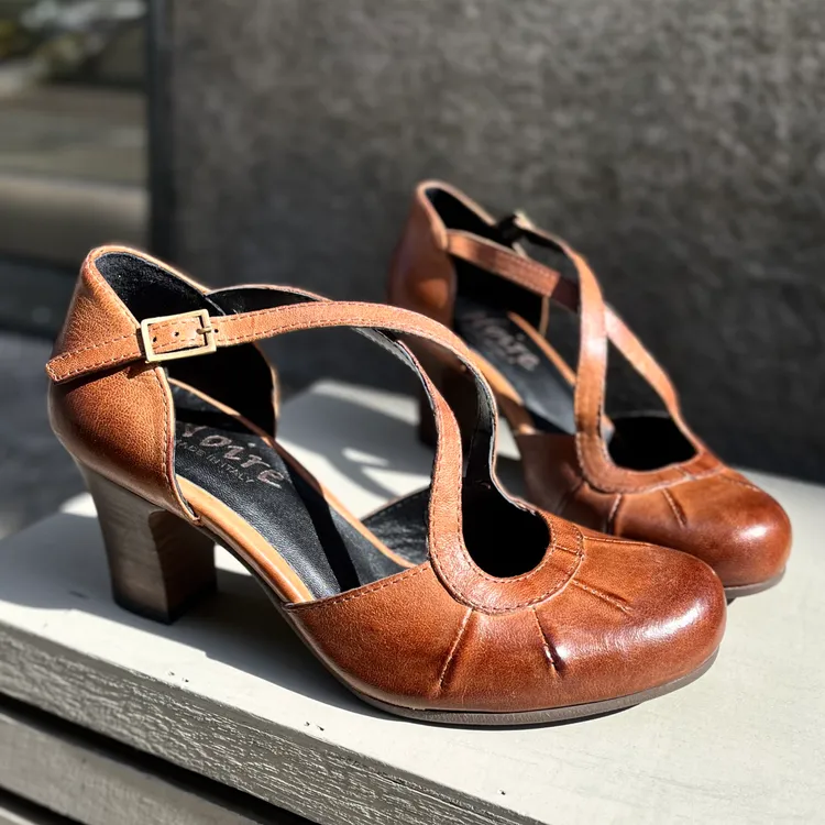 Modello Lucrezia - color LIGHT CACAO