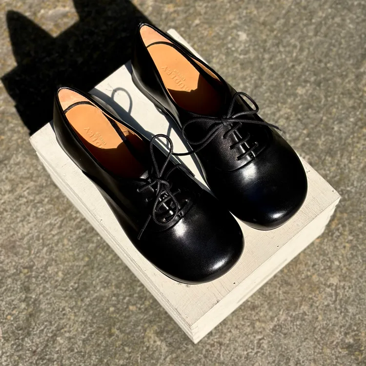 Modello Shana - color NERO