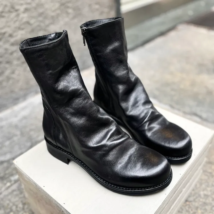 Modello Margot - color NERO