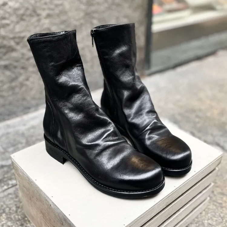 Modello Margot - color NERO