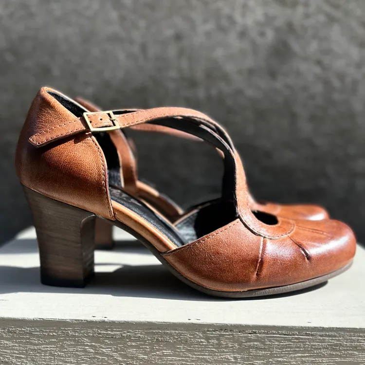 Modello Lucrezia - color LIGHT CACAO