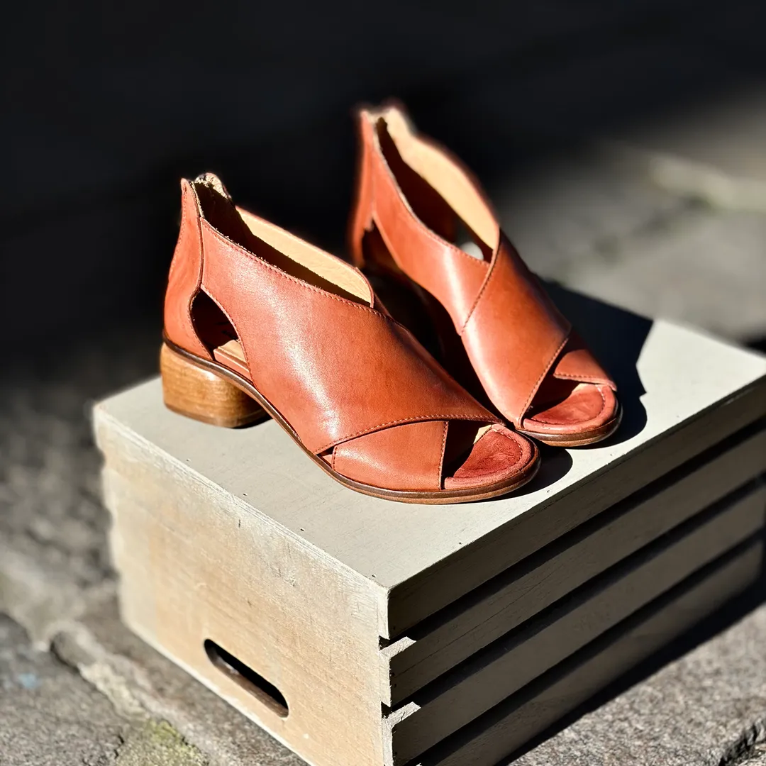 Sandalo Venere - color COGNAC