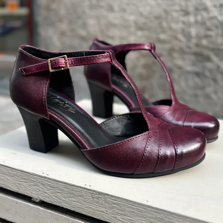 Modello Clarissa - color BAROLO