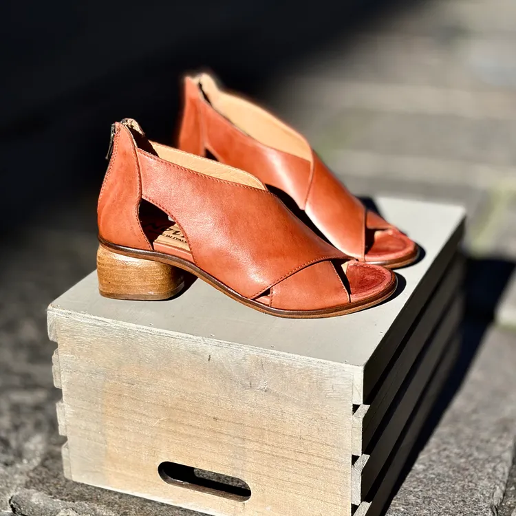 Sandalo Venere - color COGNAC