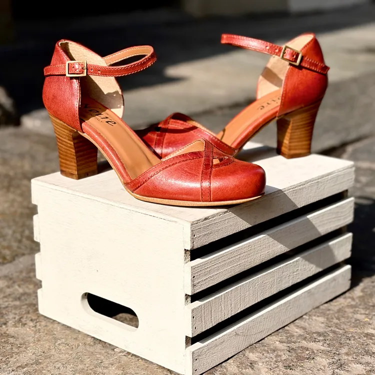 Modello Letizia - color ROSSO BRUCIATO