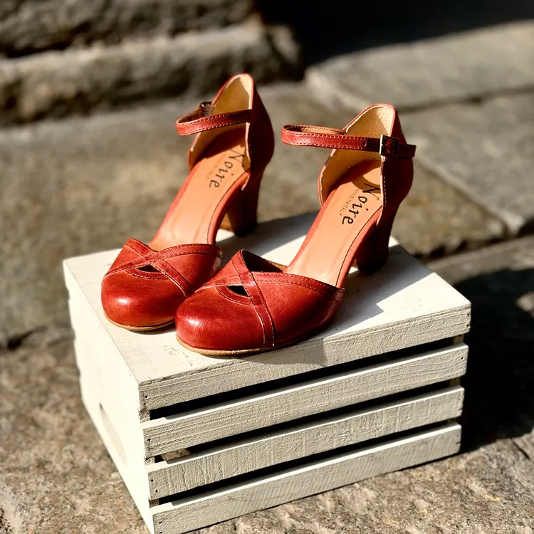 Modello Letizia - color ROSSO BRUCIATO