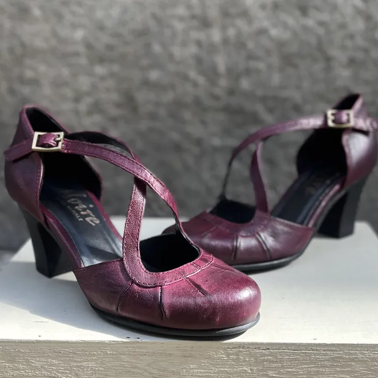 Modello Lucrezia - color BAROLO