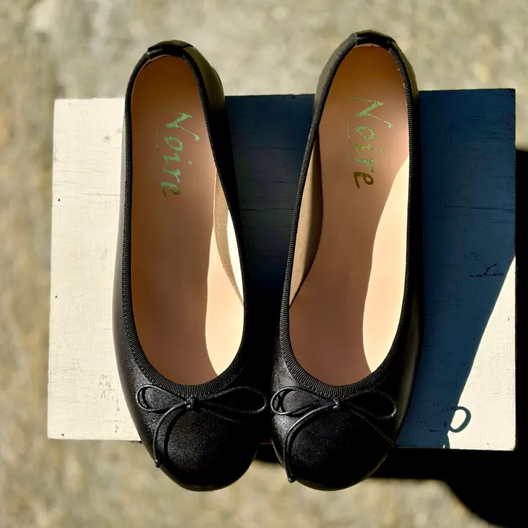 Ballerina con zeppa interna - color NERO