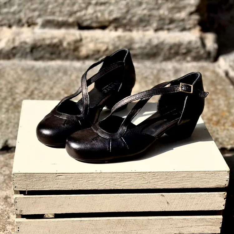 Modello Lucrezia tacco 3 cm - color NERA