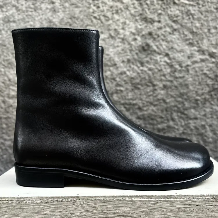 Modello Lola - colore NERO 