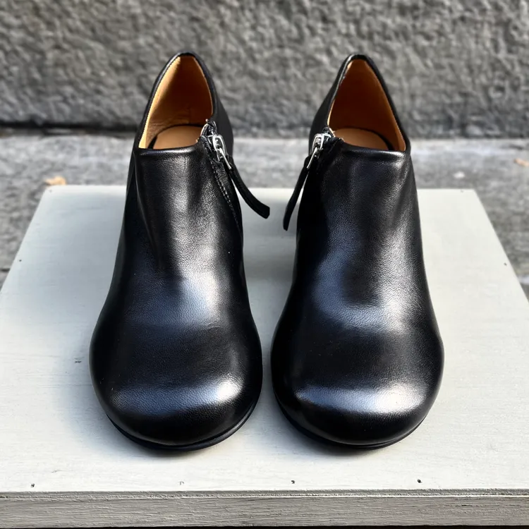 Modello Iris - color NERO