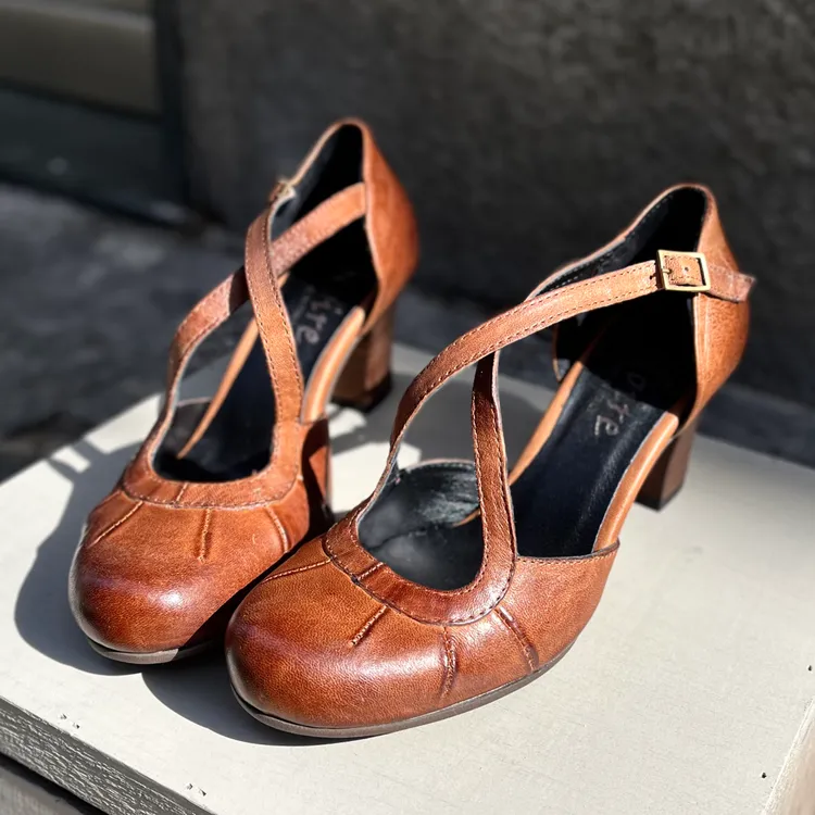 Modello Lucrezia - color LIGHT CACAO