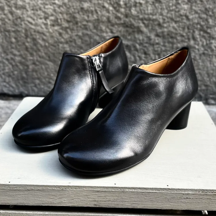 Modello Iris - color NERO