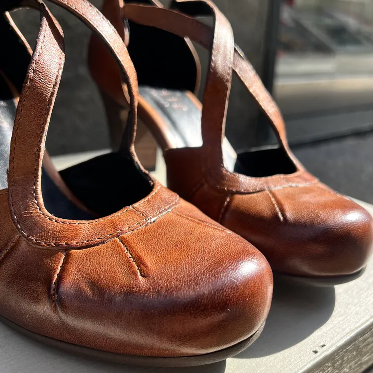 Modello Lucrezia - color LIGHT CACAO