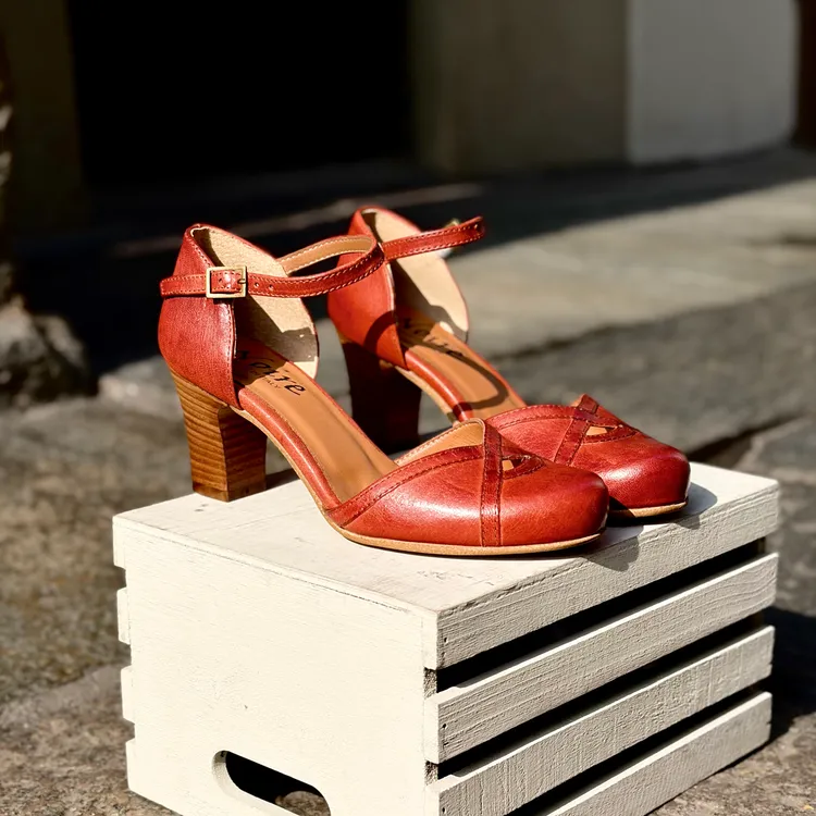 Modello Letizia - color ROSSO BRUCIATO