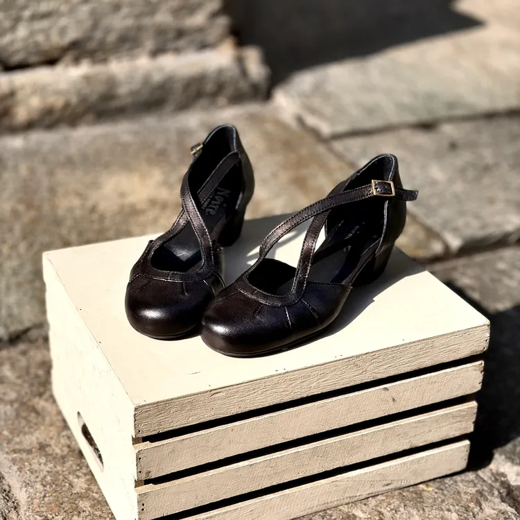 Modello Lucrezia tacco 3 cm - color NERA