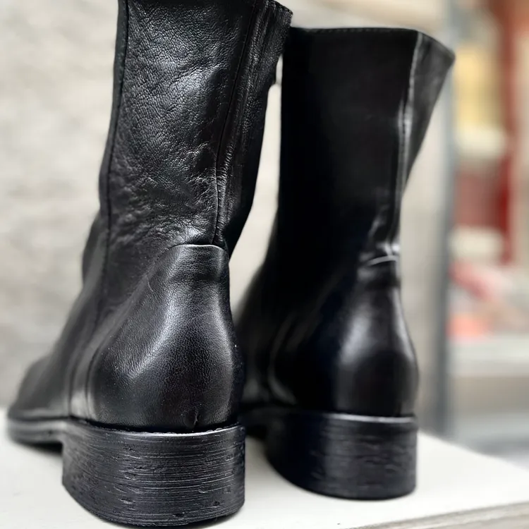 Modello Margot - color NERO