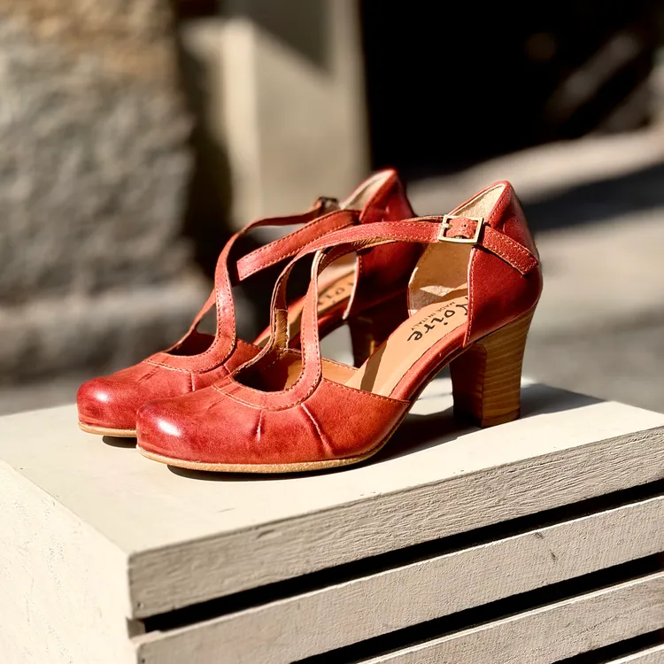 Modello Lucrezia - color ROSSO BRUCIATO