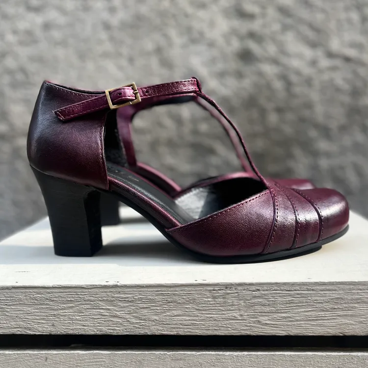 Modello Clarissa - color BAROLO