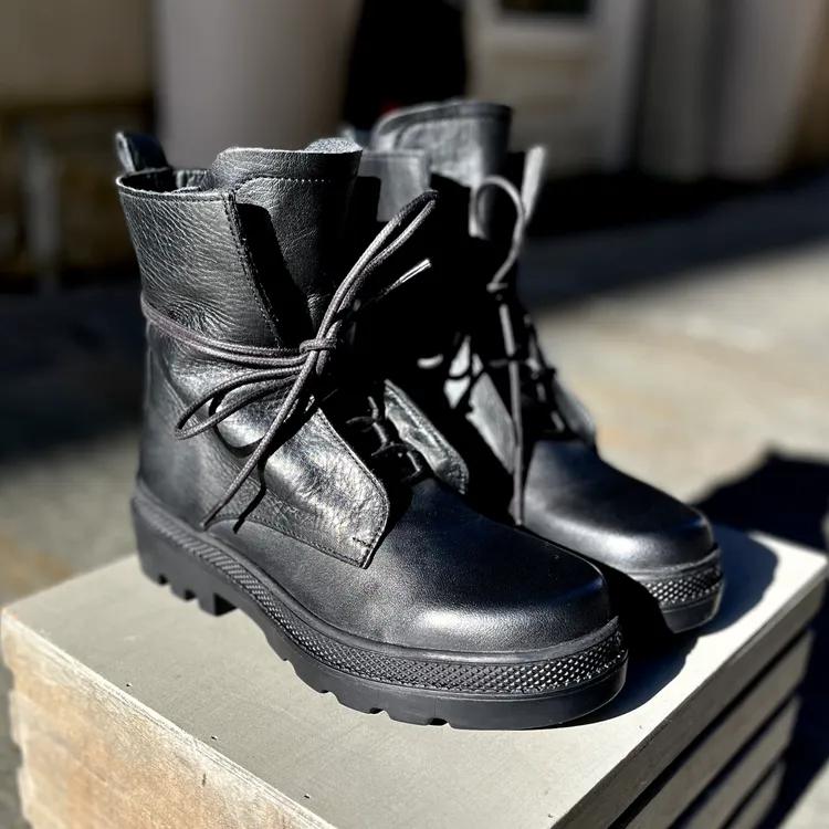 Anfibio Sadie con platform - color NERO