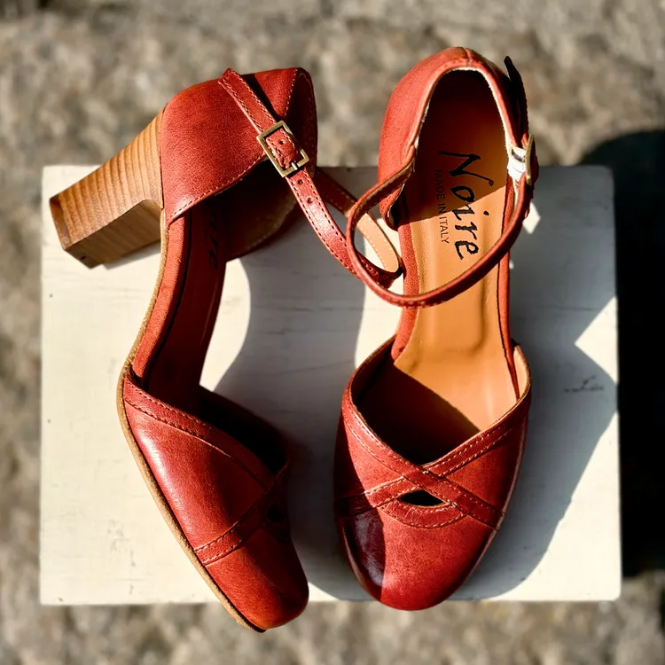 Modello Letizia - color ROSSO BRUCIATO