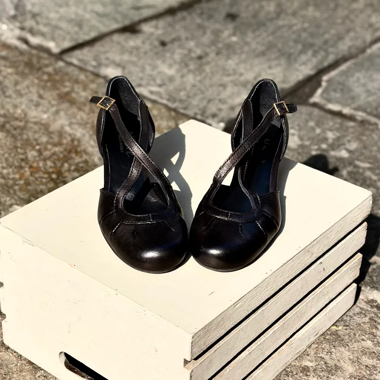 Modello Lucrezia tacco 3 cm - color NERA