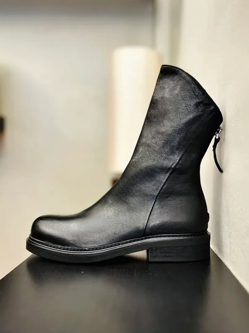 Modello Spencer - color NERO LUCIDO