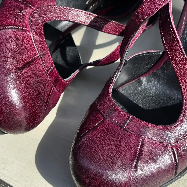 Modello Lucrezia - color BAROLO