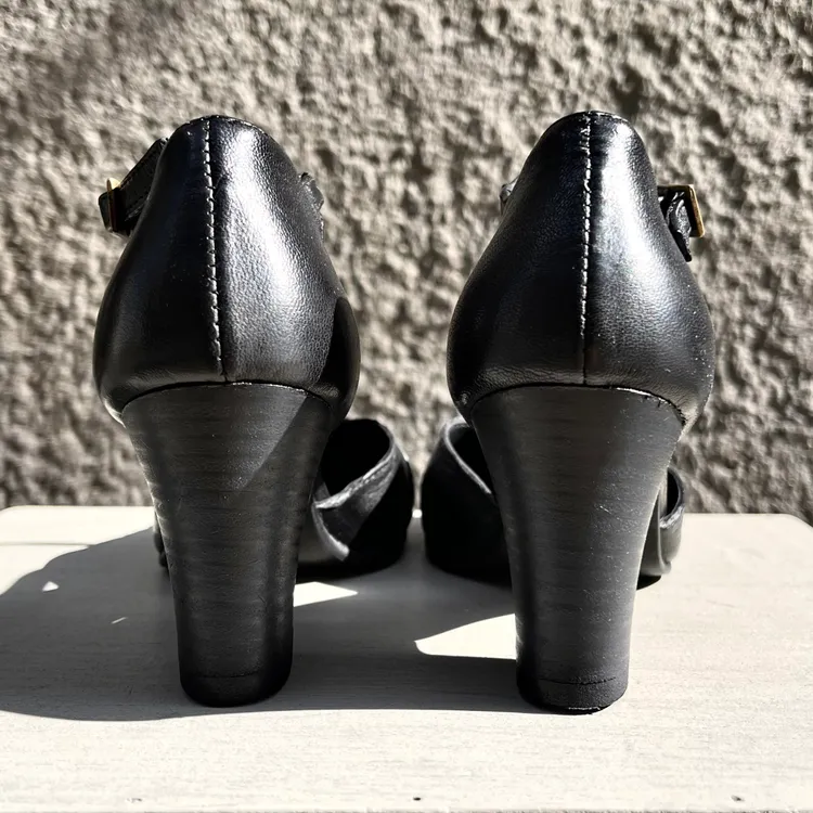 Modello Clarissa - color NERO