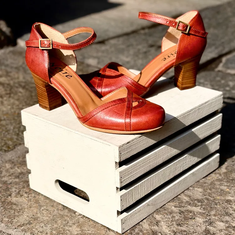 Modello Letizia - color ROSSO BRUCIATO