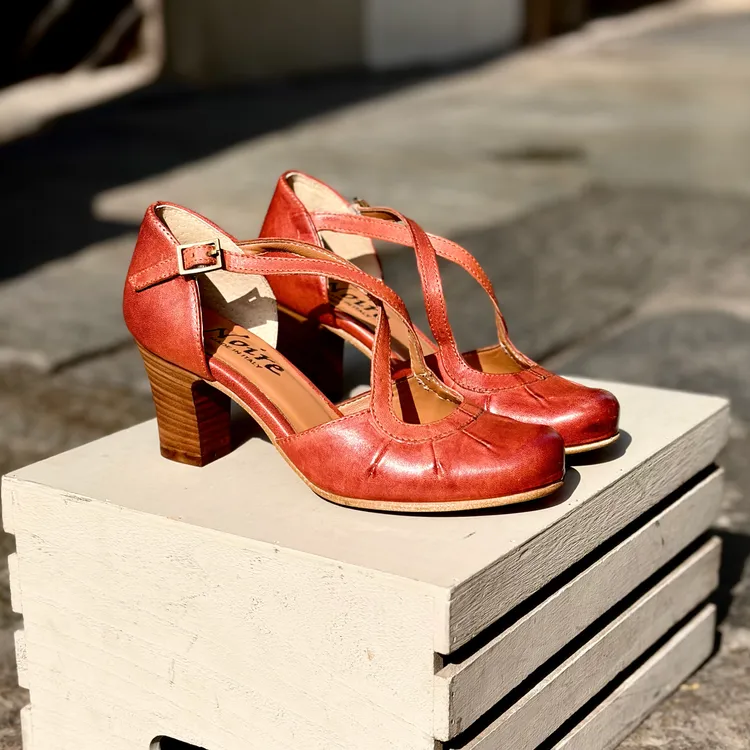 Modello Lucrezia - color ROSSO BRUCIATO