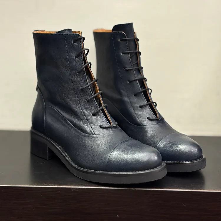 Amelia stringato - color BLU NOTTE