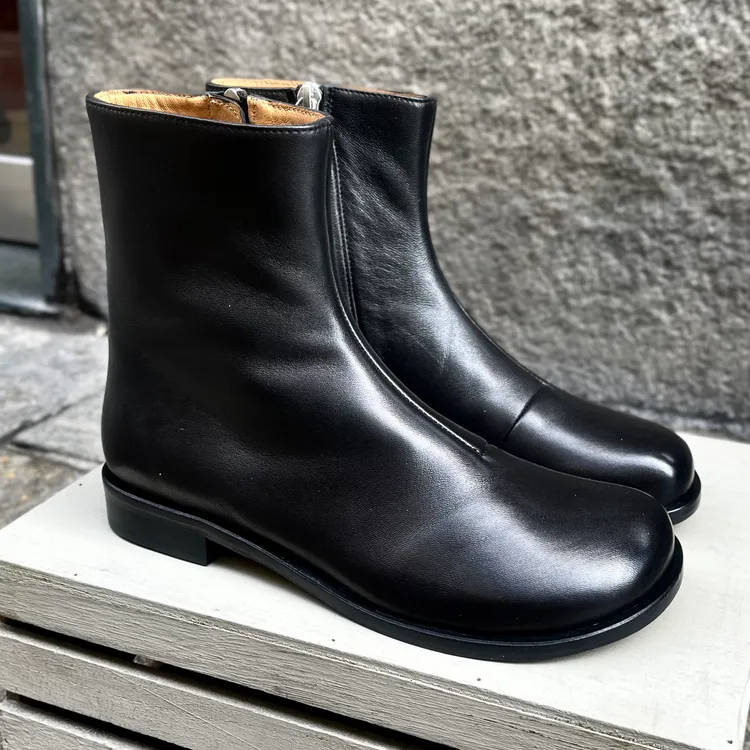 Modello Lola - colore NERO 